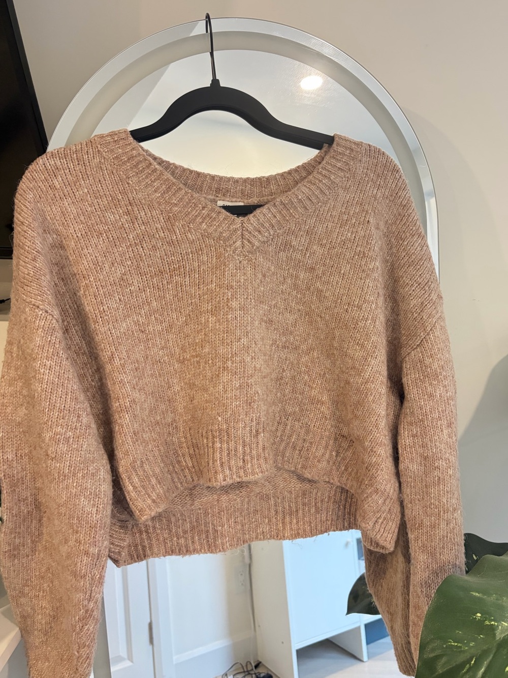 Garage Cropped V-Neck Sweater in Heathered Tan